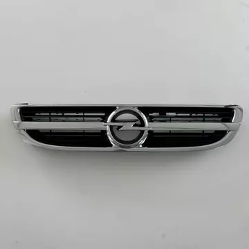 Opel Astra G / Zafira A - Hűtőrács / radiátor krómozott díszléccel és emblémával (93174311)