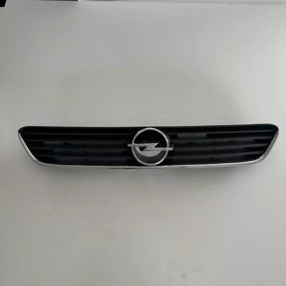 Opel Astra G / Zafira A - Hűtőrács díszléccel és emblémával (90547394)